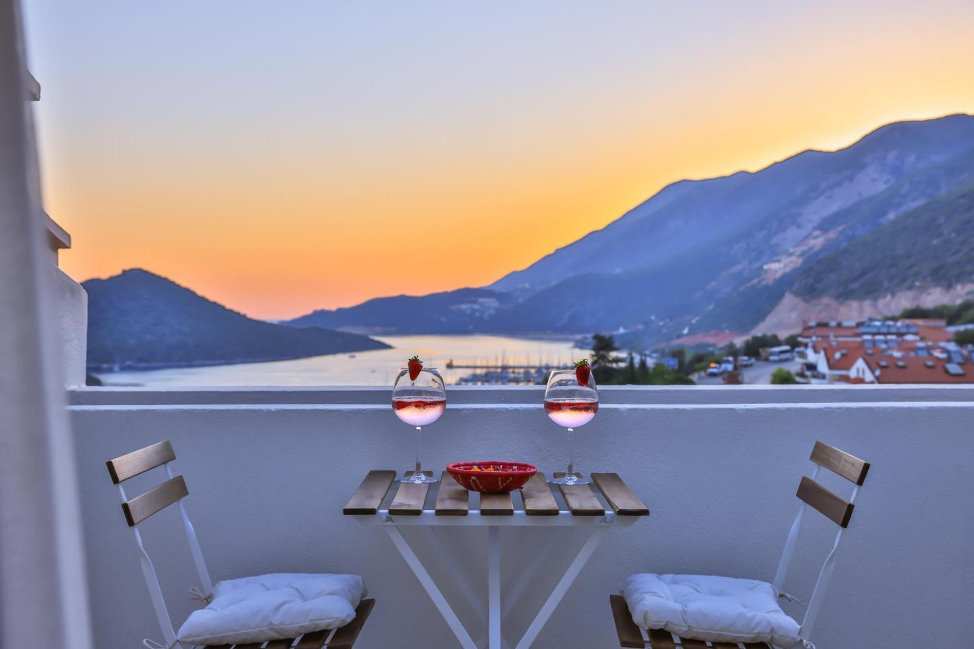 Carruba Boutique Hotel Kaş Ngoại thất bức ảnh